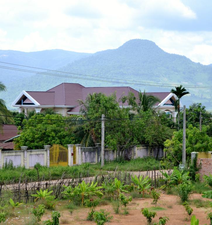 Отель Kampot Manor Экстерьер фото