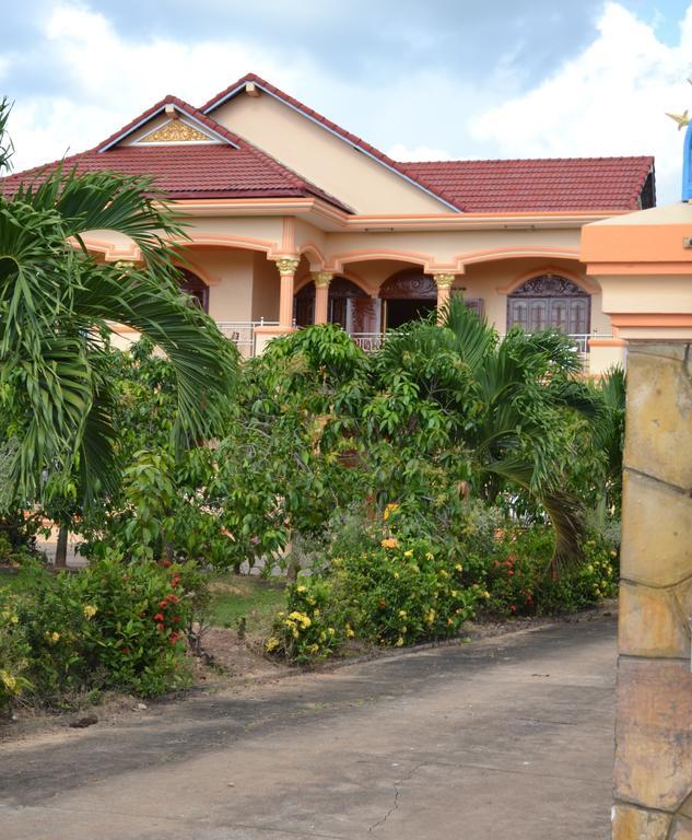 Отель Kampot Manor Экстерьер фото