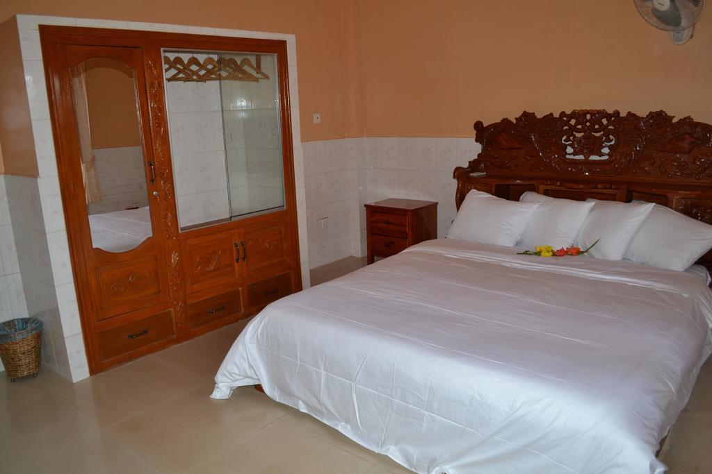 Отель Kampot Manor Номер фото