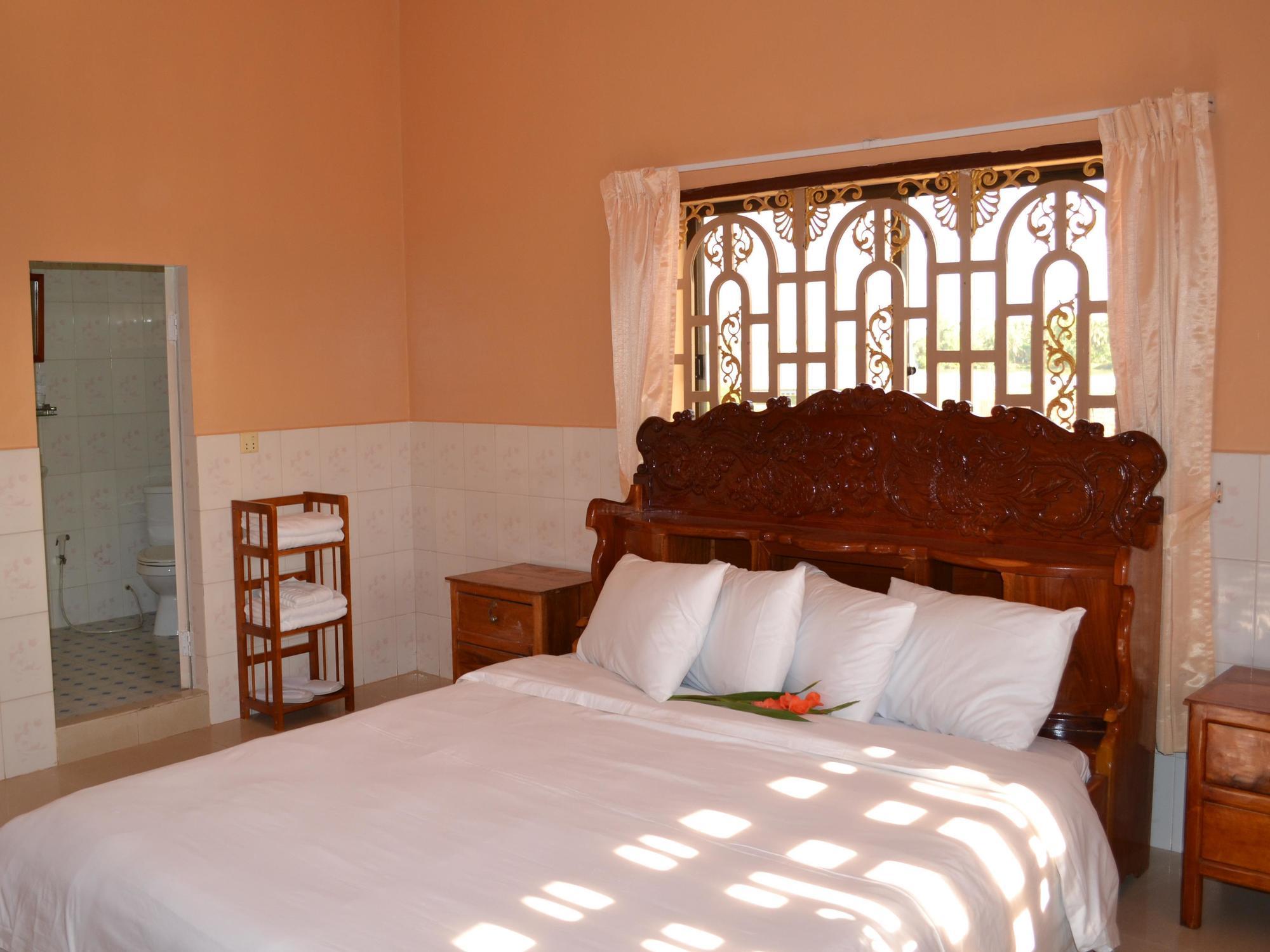 Отель Kampot Manor Экстерьер фото