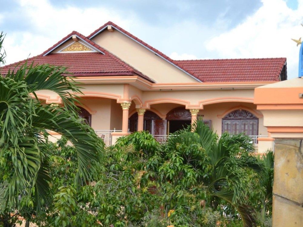 Отель Kampot Manor Экстерьер фото