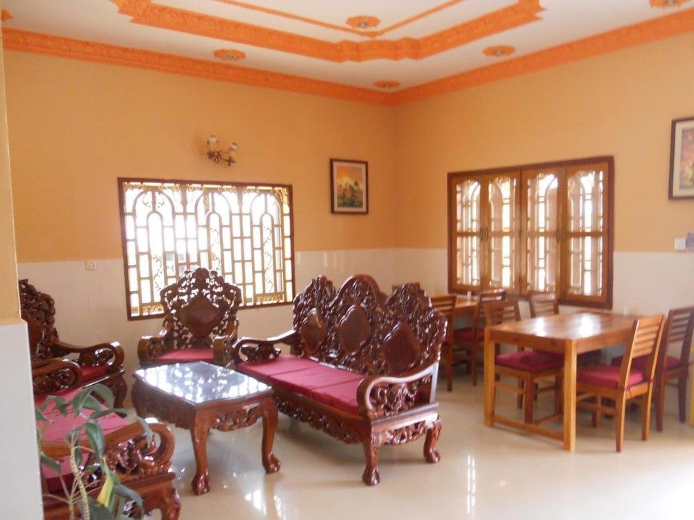 Отель Kampot Manor Экстерьер фото