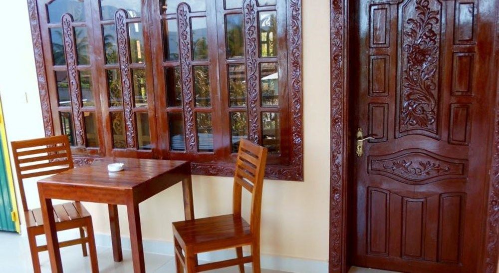 Отель Kampot Manor Экстерьер фото