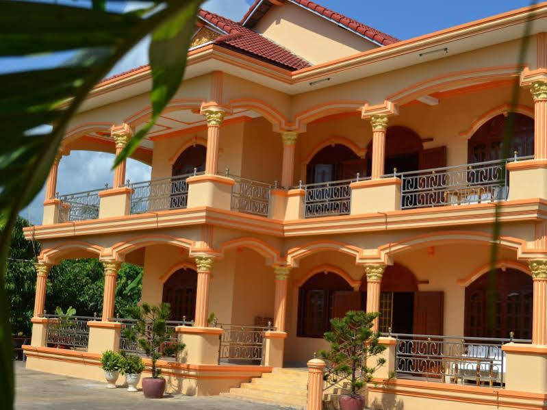Отель Kampot Manor Экстерьер фото